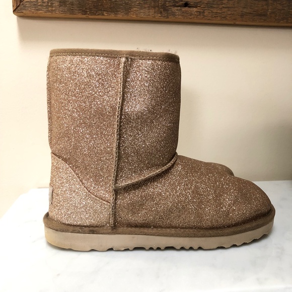 UGG Classic Short II Glitter Gold Boots 1111852K Kids Girls Size US 6 - Picture 3 of 14